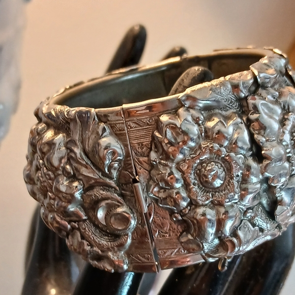 Vintage Repousse Silver Cuff Bangle Bracelet, Ornate - Picture 3 of 7